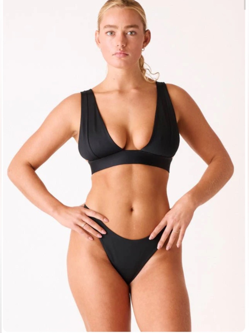 LONDRE‎ The New Classic Top in Matte Black New With Tags Sz S Beach Pool Resort